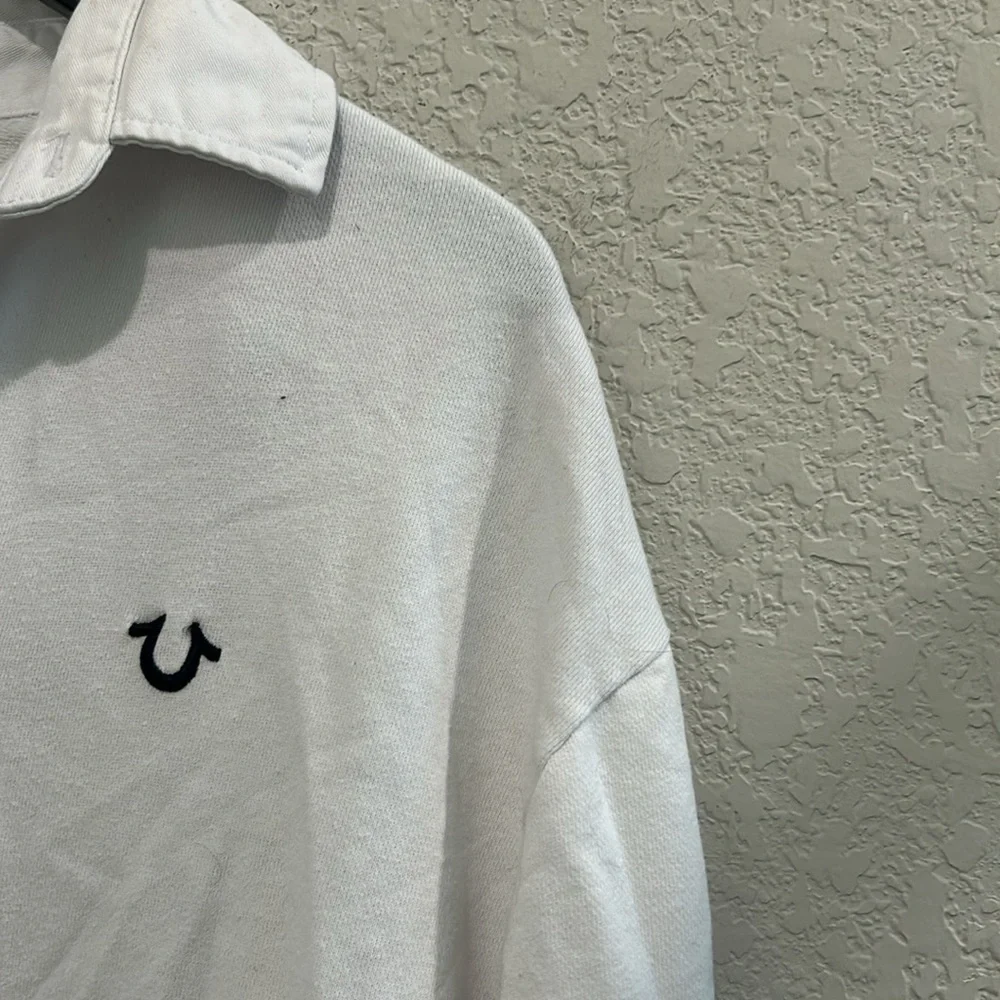 True religion white two pockets on either side size 2xl